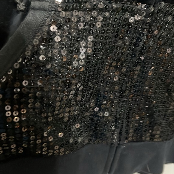 The trend woman’s black hoodie with sequence - Picture 2 of 4